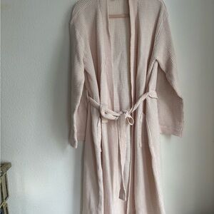 Coyuchi Soft Pink Waffle Robe L/XL